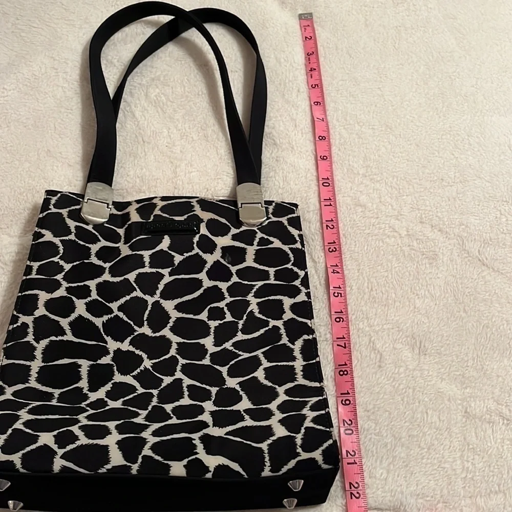 𝅺APOSTROPHE Black and Cream Animal Print Shoulder Bag